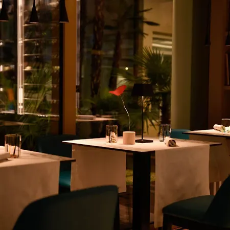 Abano Grand - Lifestyle & Fine Dining ホテル